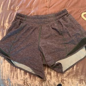 Lululemon gray Hotty-Hot short 4 inch